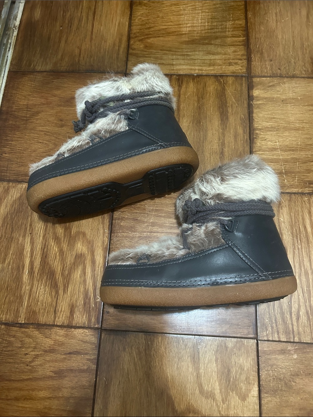 IKII Rabbit Fur Winter Boots - Picture 2 of 11
